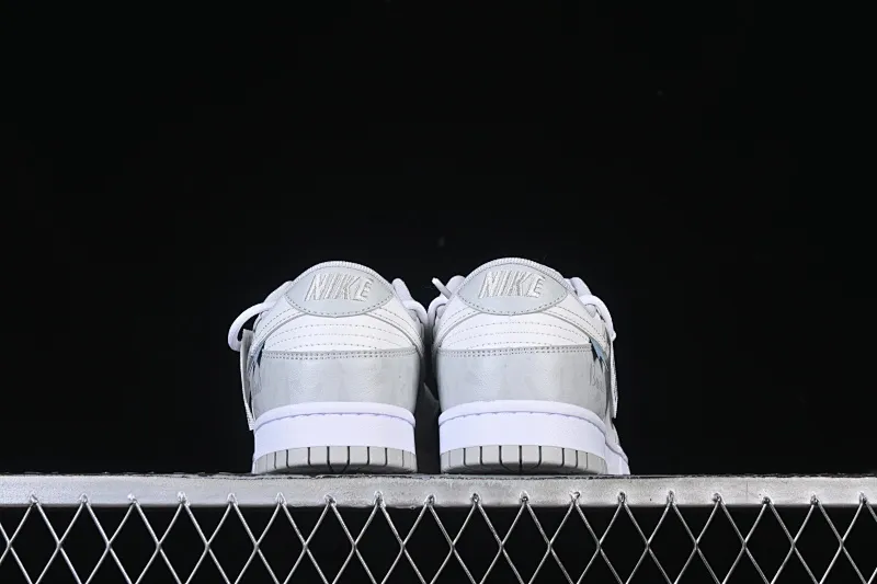 All categories Nk SB Dunk Series Nk SB Dunk Low High-end customized low-top sneakers Nike SB Dunk Low Gray and white straps low-top casual sneakers HF0730-160